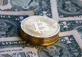 بیت‌کوین از قله ۱۱۸ هزار دلار عقب‌نشینی کرد؛ بازار رمزارز در فاز انتظار