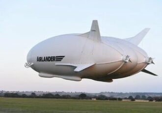 flying bum؛ بزرگ‌ترین هواپیمای جهان با قیمت ۱۷۵ میلیون دلار