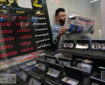 قیمت طلا همچنان نزولی؛ نوسان قیمت سکه در سایه ۳ عامل مهم