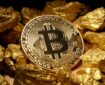 بیت‌کوین در مسیر طلا؛ بزرگ‌ترین ارز دیجیتال جهان یک دارایی امن می‌شود؟