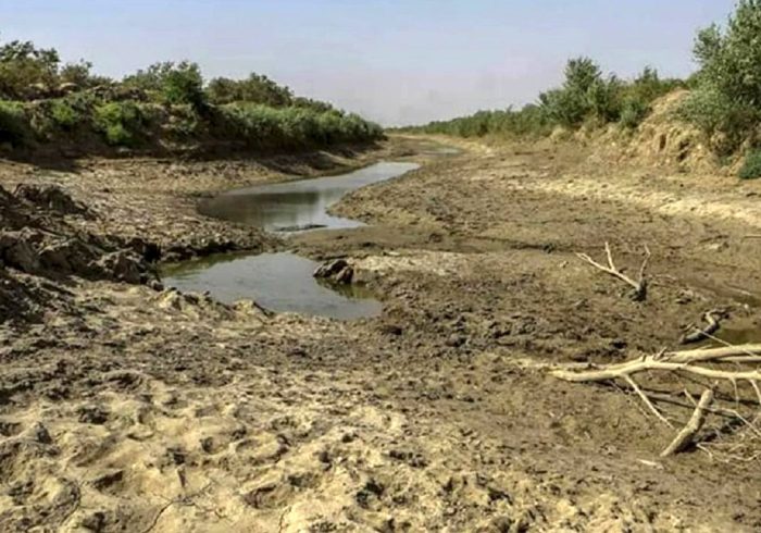 خشک شدن ۲ مخزن هورالعظیم به دلیل گرما؛ ادامه آتش سوزی در بخش عراقی